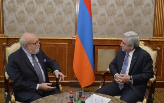 Photo. «Ես վստահ եմ, որ Դուք համոզված եք՝ այստեղ սիրում են Ձեզ և Ձեր արվեստը». ՀՀ նախագահը՝ Պենդերեցկուն