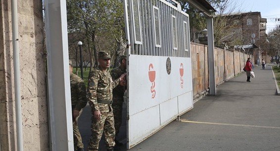 В ереванском госпитале скончался военнослужащий