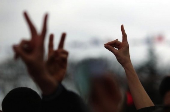 Թուրքիայում հազարավոր մարդիկ լքում են ազգայնական կուսակցության շարքերը