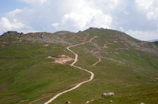 «Հրապարակ». Հակոբ Հակոբյանը քանդում է Ամուլսարը
