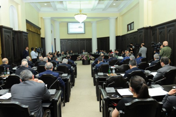 Վարչապետը Կառավարության նիստին հանձնարարականներ տվեց՝ կապված trade.gov.am միասնական էլեկտրոնային հարթակի հետ