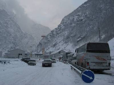Լարսը փակ է բոլոր տեսակի մեքենաների համար
