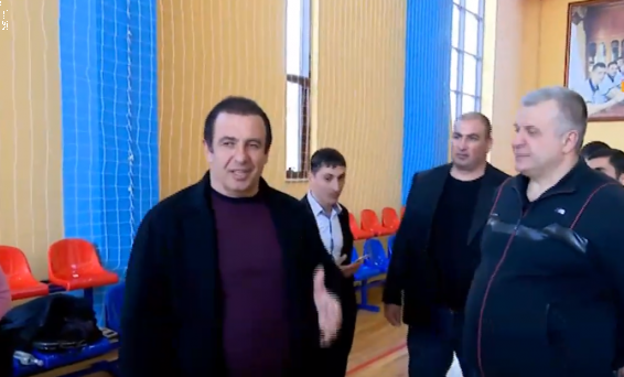 Video. Գագիկ Ծառուկյանը Բազկամարտի ֆեդերացիային տրամադրել է միջազգային չափանիշների մրցասեղաններ