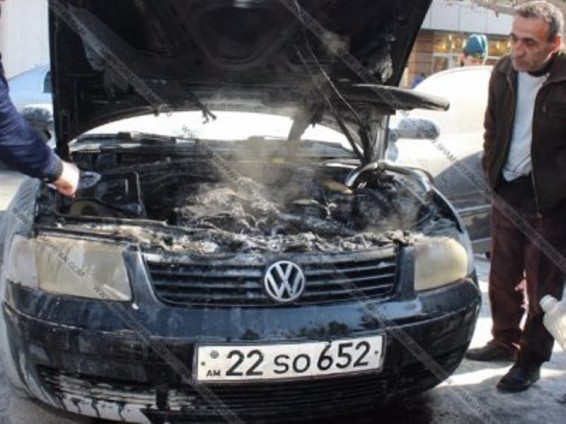 Արտակարգ դեպք Ոսկու շուկայի մոտ. կայանված Volkswagen-ում հրդեհ է բռնկվել