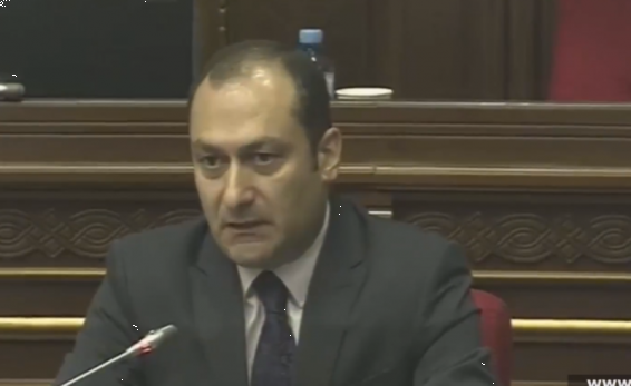 Video. Վարչական տուգանք նշանակելու իրավունքը վերապահված է համայնքի ղեկավարին. Կամո Արեյանը՝ Արտակ Զեյնալյանին