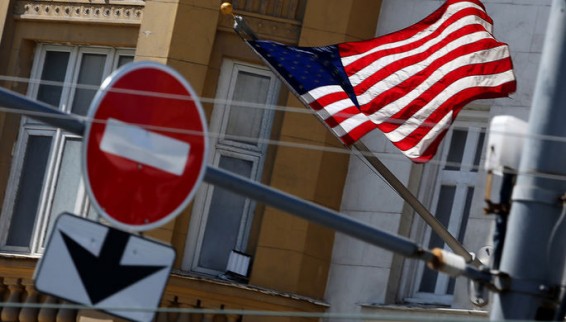 Белый дом дал российским дипломатам неделю, чтобы уехать из США