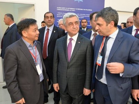 Սերժ Սարգսյանը ներկա է գտնվել «ArmHiTec 2018» միջազգային ցուցահանդեսի բացմանը