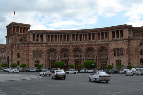 «Երևանի թիվ 1 տուն-ինտերնատ» ՊՈԱԿ-ի նոր մասնաշենքի հարակից տարածքների բարեկարգման աշխատանքներ կիրականացվեն