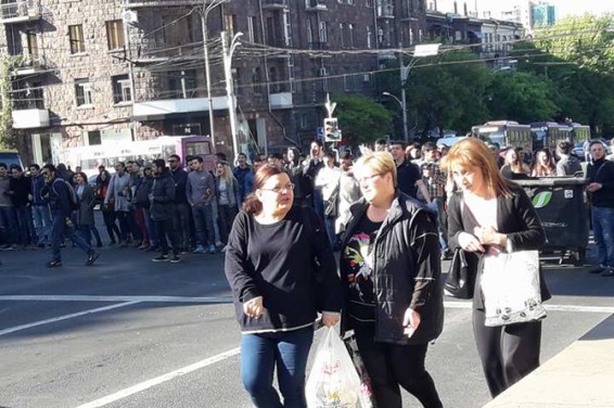Потасовка произошла между полицейскими и студентами в Ереване