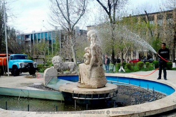 Photo. Վարդավառի միջոցառումների շրջանակում լվացվել և մաքրվել են նաև հուշարձանները