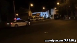 Ոստիկանությունը ուժեր է կենտրոնացնում Սերժ Սարգսյանի տան մոտ
