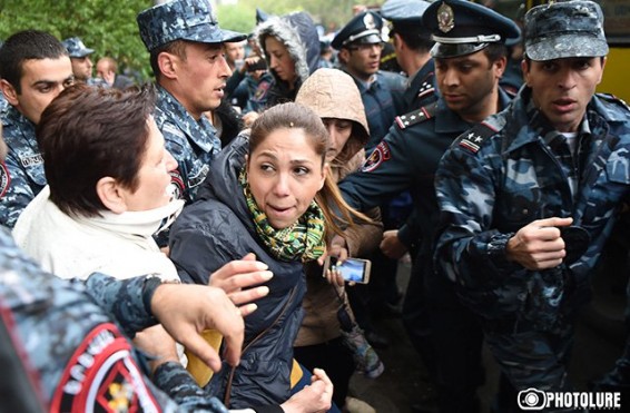 Ժամը 14:00-ի դրությամբ բերման է ենթարկվել 166 քաղաքացի