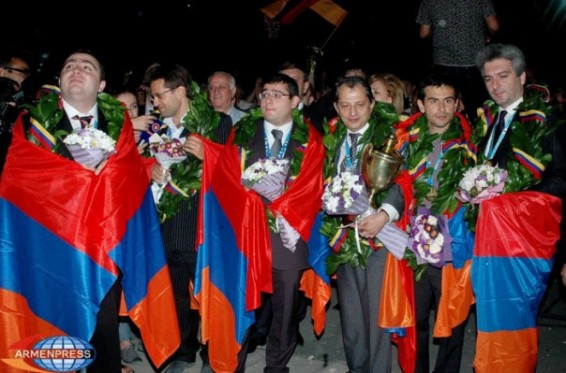 Շնորհավորում և աջակցություն ենք հայտնում Սերժ Սարգսյանին ու կողմերին կոչ ենք անում մնալ ողջամտության դաշտում . շախմատիստների հայտարարությունը