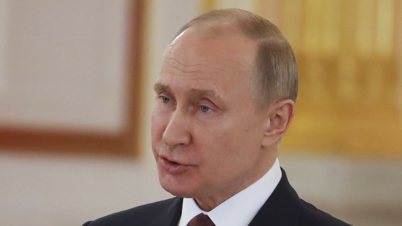 Путин указал Макрону на грубейшее нарушение международного права при ударе по Сирии