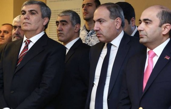 «Լուսավոր Հայաստանն» ու «Հանրապետությունը» միանում են Փաշինյանին