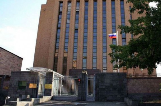Երևանում ՌԴ դեսպանատունը ցույցերի առնչությամբ ուժեղացրել է անվտանգությունը