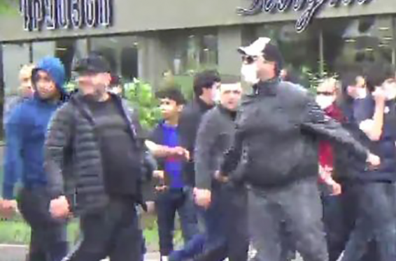 Էրեբունիում դիմակավորված անձանց կողմից երթի մասնակիցների վրա բռնություն գործադրելու դեպքի քրգործը վարույթ է ընդունվել