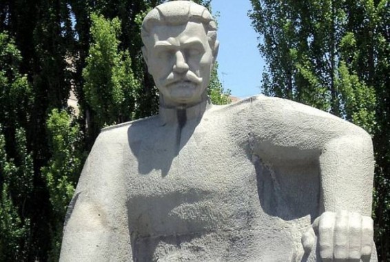 Կտեղադրվի Զորավար Անդրանիկի արձանը