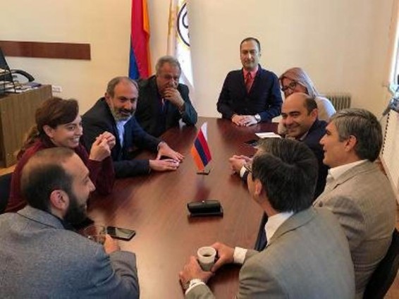 «Ելք»-ը վարչապետի պաշտոնում առաջադրեց Նիկոլ Փաշինյանի թեկնածությունը
