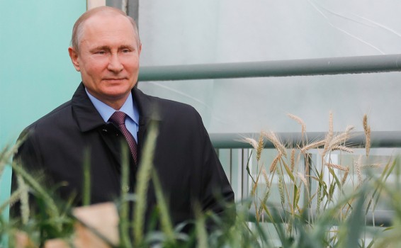 Путин поручил создать атлас мира без искажения «географической правды»