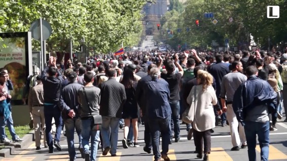 Ցուցարարները բացել են փողոցներն ու ճանապարհները. պատրաստվում են հանրահավաքի