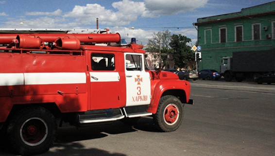 СМИ: пожар на складе под Харьковом начался из-за наезда танка на взрывчатку