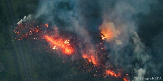 VIDEO: Извержение вулкана Килауэа привело к разрушению нескольких зданий