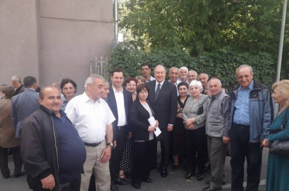 «Նաիրիտ»–ի նախկին աշխատակիցները հանդիպել են նախագահ Արմեն Սարգսյանի հետ