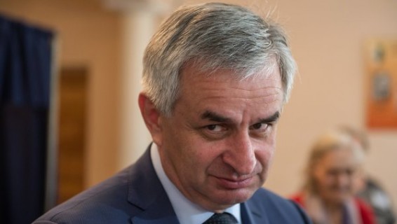 Президент Абхазии подписал указ об отставке главы МВД