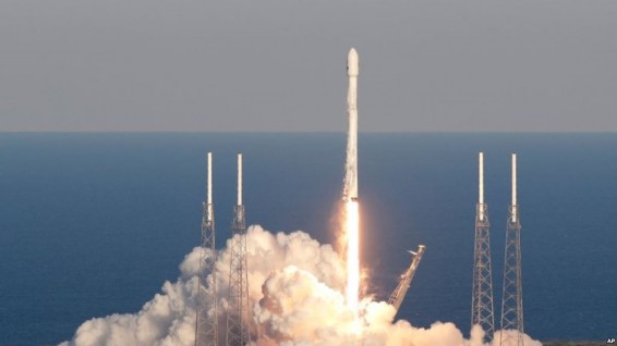 SpaceX запустила ракету, предназначенную для пилотируемых полетов