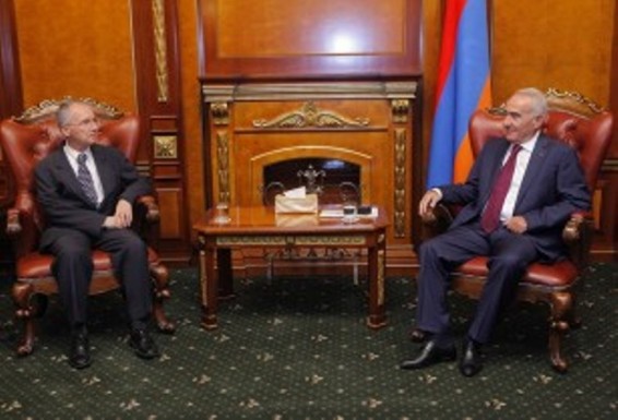 Գալուստ Սահակյանը և Հունաստանի դեսպանը կարևորել են միջխորհրդարանական հարաբերություների բարձր մակարդակը