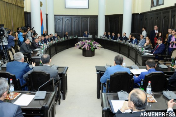 «Ռոսսելխոզնադզորից» երկու նամակ է եկել, ինչո՞ւ ես տեղյակ չեմ, ո՞ւմ եք զեկուցել. Փաշինյանը բարկացած ՍԱՊԾ պետի վրա