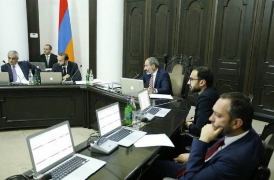 Ռոբերտ Նազարյանին չեն հրավիրել գազի և էլեկտրաէներգիայի սակագնի իջեցման շուրջ ՀՀ կառավարության քննարկումներին