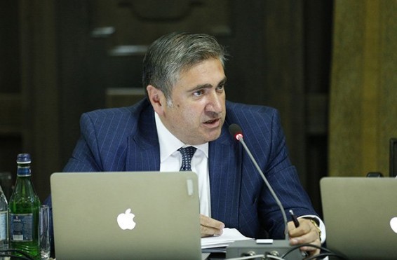 «Իրականում գյուղացուն կով կթել էլ է պետք սովորեցնել». Գյուղատնտեսության նախարար