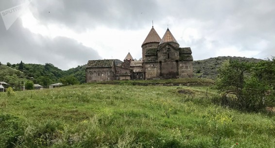 Поразительная история Гошаванка: права женщин в средневековой Армении и уникальной хачкар