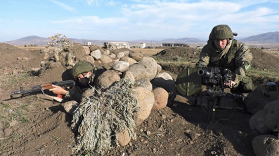 Гранатометчики российской военной базы в Армении учатся поражать цели в высокогорной местности
