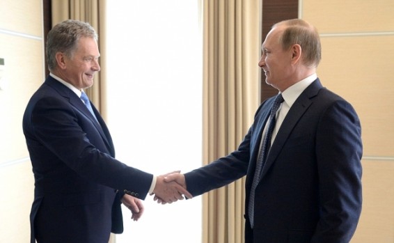 Президент Финляндии расскажет НАТО, что встречался с Путиным