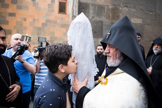 Photo: Երևանի Ս. Գրիգոր Լուսավորիչ մայր եկեղեցի տարվեցին  Լուսավորչի մասունքները