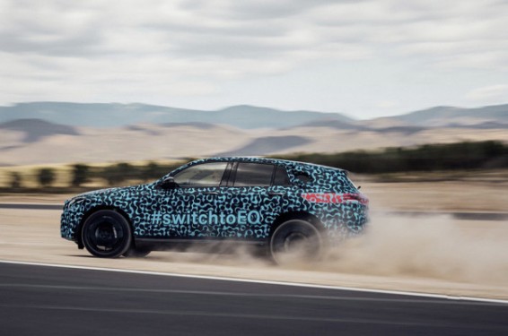 Mercedes-Benz показал новые фотографии первого электрокроссовера