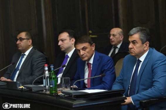 Կան ցուցմունքներ, որ Նազիկ Ամիրյանի ցուցումով են ԵԿՄ շենքից մեքենաներով տեղափոխվել պահածոները. ոստիկանապետ