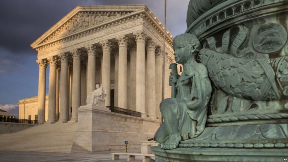 Верховный суд США нанес удар по профсоюзам госслужащих