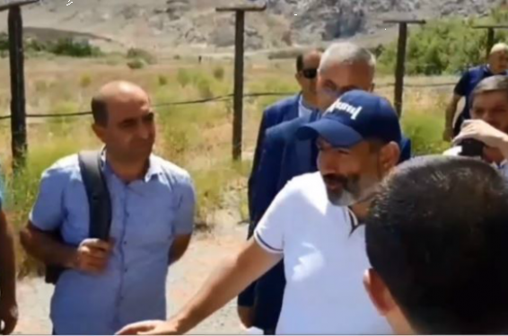 Այդ ճանապարհը ճիշտ չէ, պետք է գնալ մեկ նախագծով. Արմեն Ռուստամյան
