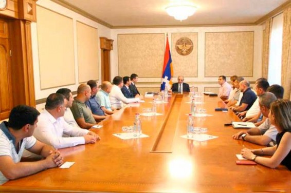 Բակո Սահակյանն ընդունել է ՓՄՁ զարգացման հարցերով ՀԿ-ի ներկայացուցիչներին