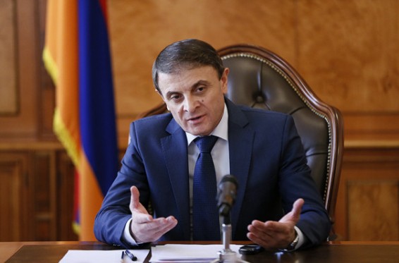 Վալերիյ Օսիպյանն ընդունել է ոստիկանապետին կից հասարակական խորհրդի կազմում ընդգրկվելու համար հայտ ներկայացրած քաղաքացիներին