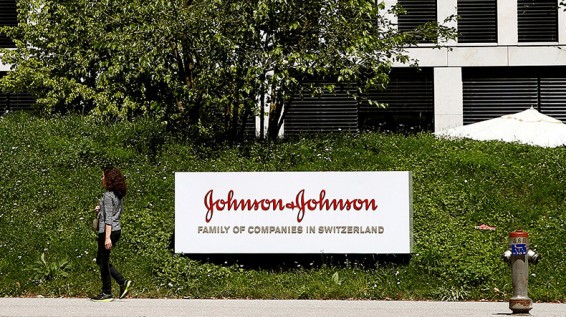 Johnson & Johnson-ին պարտավորեցրել են տուժած կանանց 4,7 միլիարդ դոլար վճարել