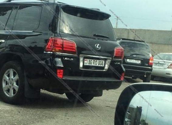 ՃՈ ոստիկանները Աշտարակի քաղաքապետի Lexus-ը տեղափոխել են «գաի պլաշչադկա». Նա վարորդական իրավունքի վկայական չի ունեցել