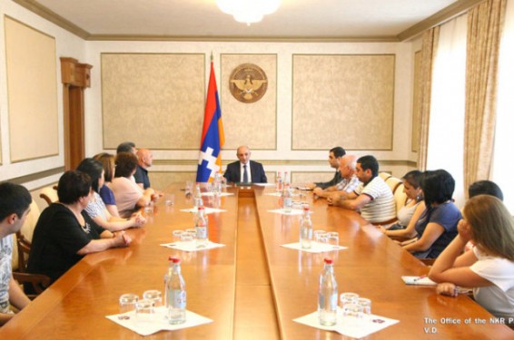 Բակո Սահակյանը հանդիպել է Արցախի հանրապետական կուսակցության ղեկավար կազմի հետ
