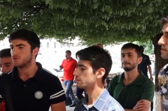 Քառօրյա պատերազմի մասնակիցները պահանջում են զինգրքույկներում նշել պատերազմի մասնակից լինելու փաստը. բողոքի ակցիա կառավարության դիմաց