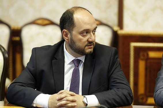 Չգնալ ուսումնական հաստատություններ չսովորելու համար. ԿԳ նախարարի հորդորը աշակերտներին և ուսանողներին