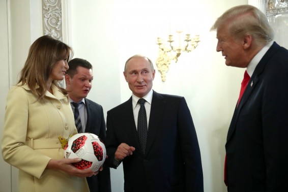 В подаренном Путиным Трампу мяче нашли чип